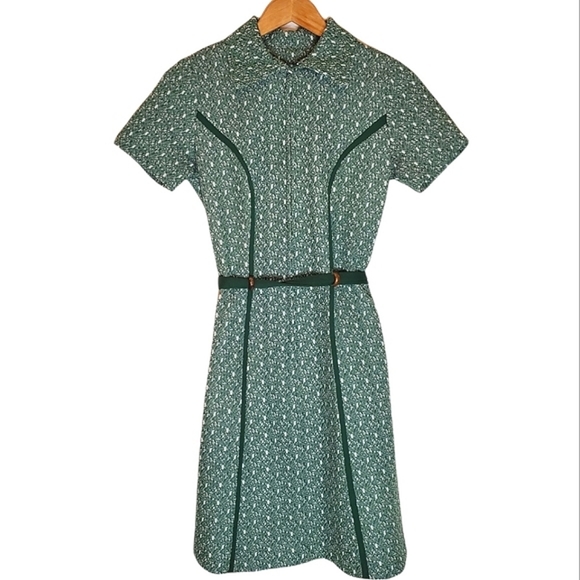 Vintage Dresses & Skirts - Speedy Green 70s Athletic Polyester Zip-Up Dress with Waist Tie